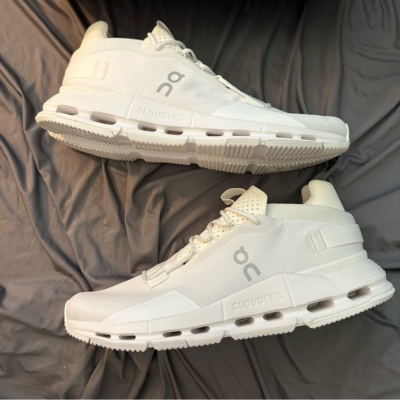 On Men's White Cloudnova 2 - Picture 2 of 7